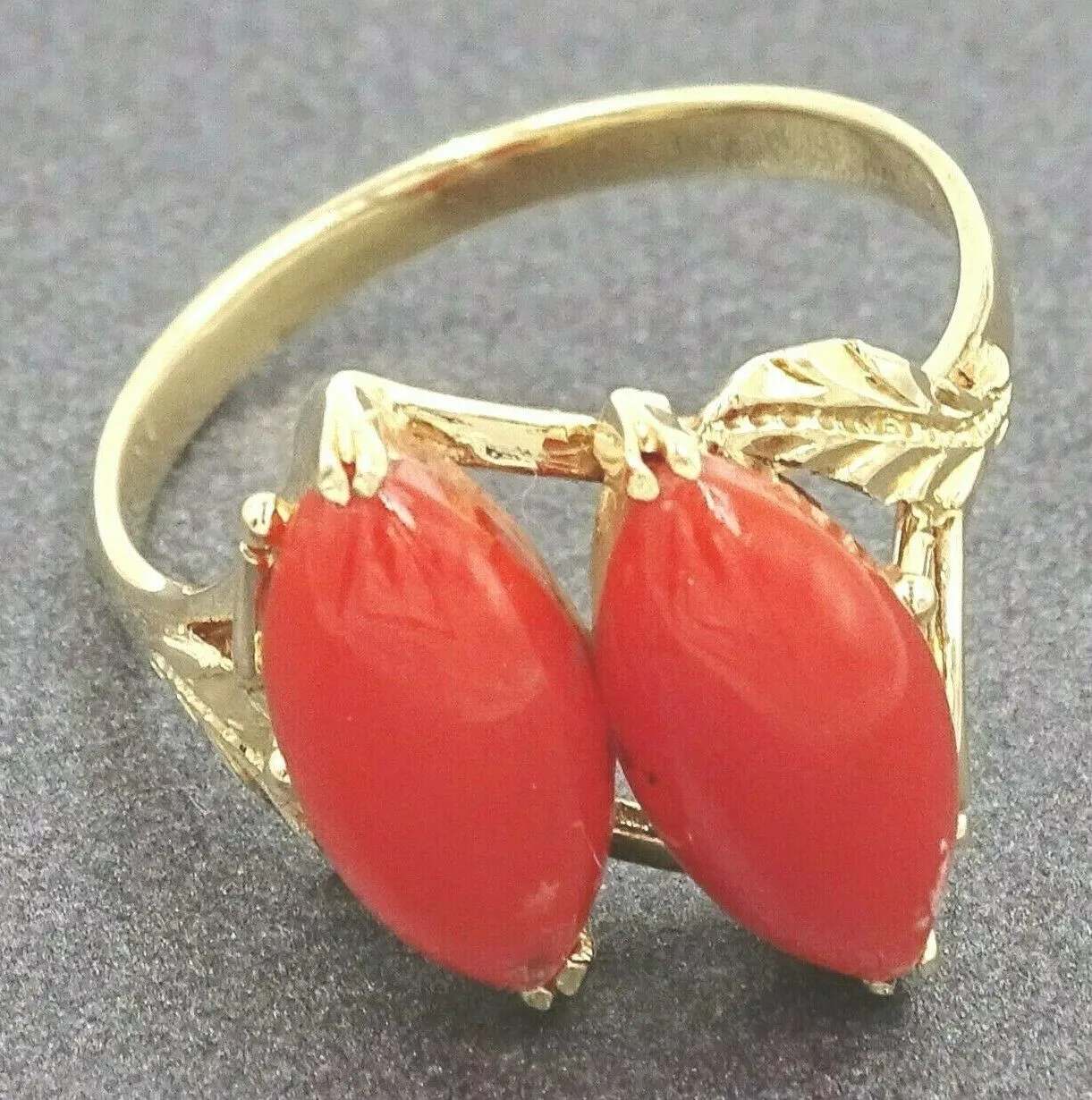 Red Coral 14ct Yellow Gold Ring with Patterned Shoulders