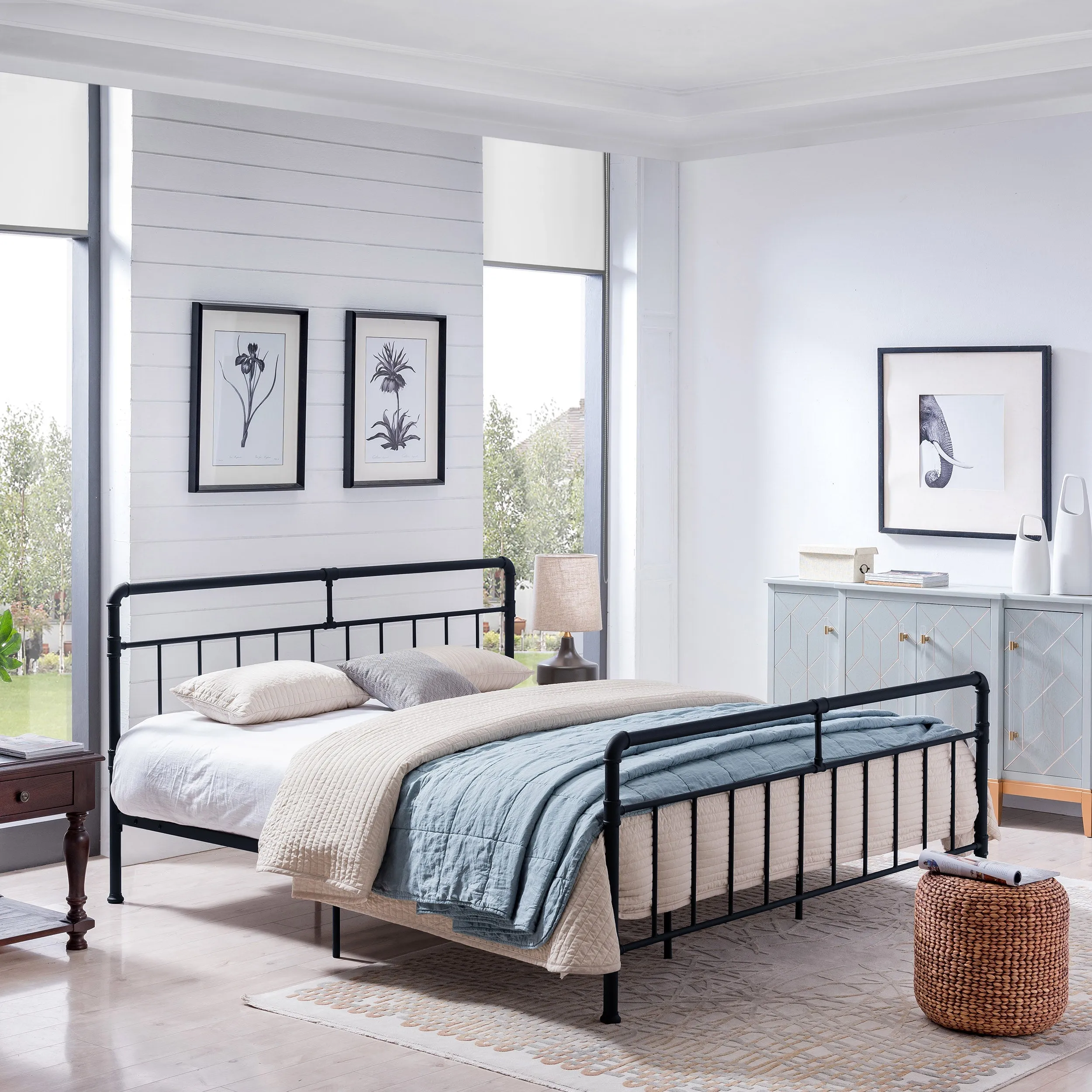 Sally Queen-Size Iron Bed Frame, Minimal, Industrial