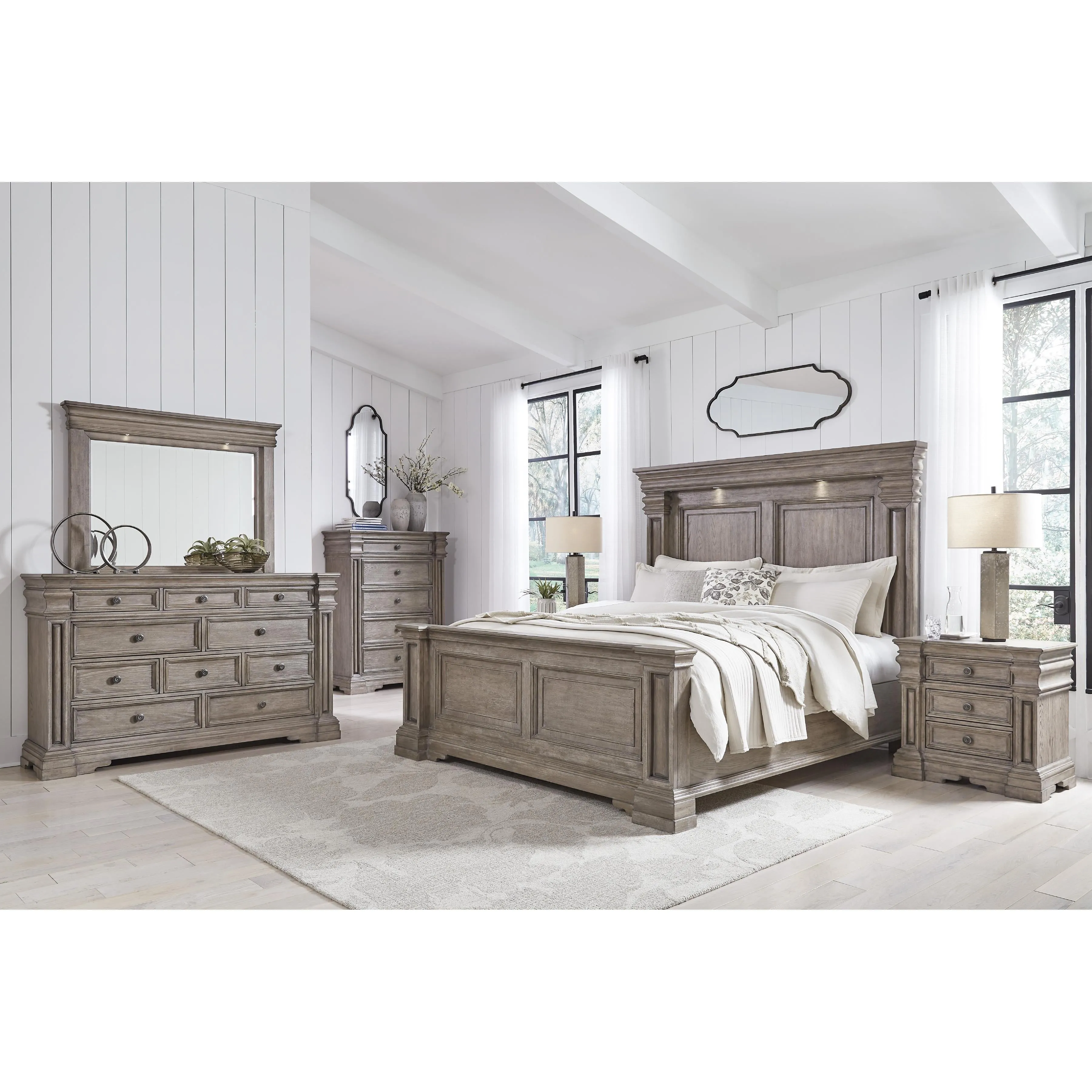 Signature Design by Ashley Blairhurst 5-Drawer Chest B916-46
